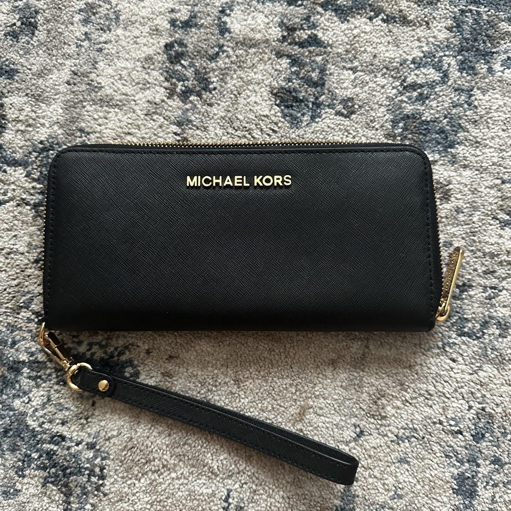 Michael Kors Zipper Wallet and wristlet- black